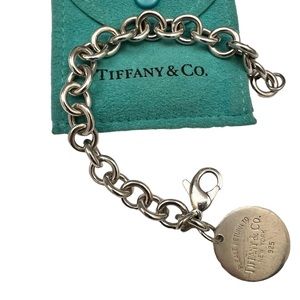 Authentic Tiffany & Co. Round Return to Tiffany’s design. Really good condition.